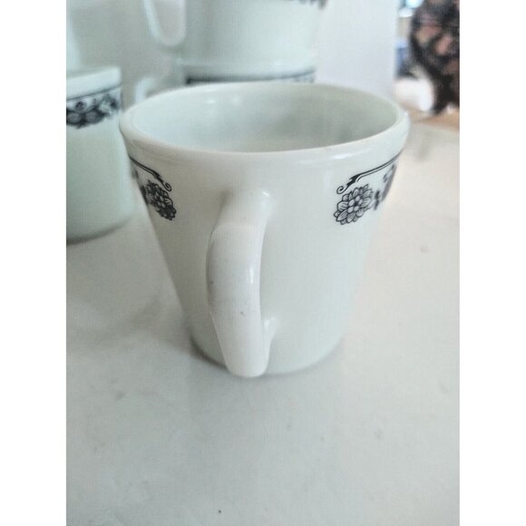 4 Vintage Pyrex Milk Glass “Old Town Blue Onion” 8 oz. Mugs - Picture 4 of 11